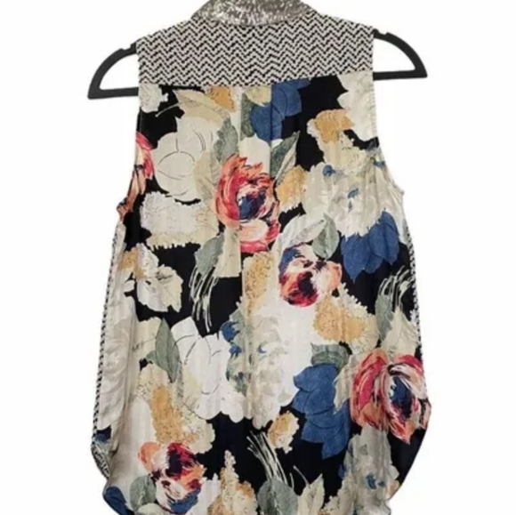 Elizabeth and James Julian Sequin Collar Top. Size Large. - Picture 3 of 9